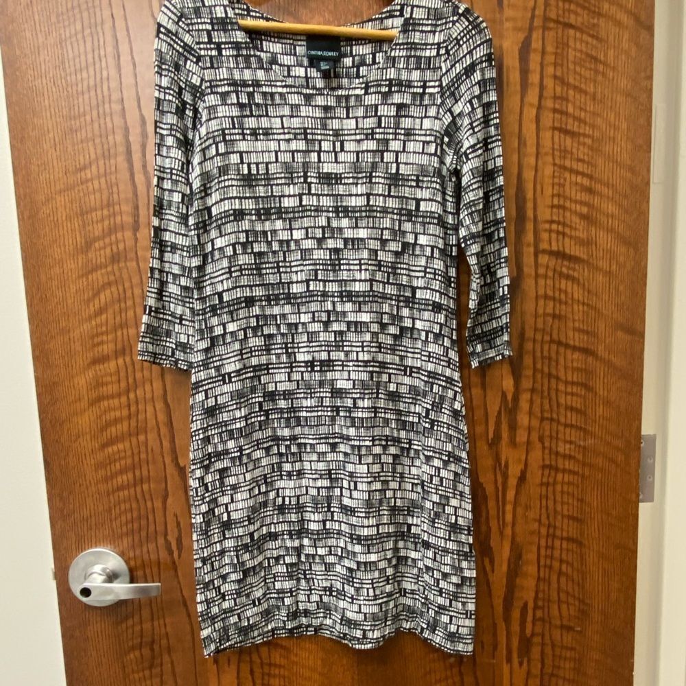 Cynthia rowley black and white geometric print 3/4 sleeve sheath knit mini dress